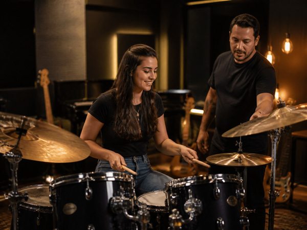 Aula de Bateria na Musicando Anália Franco